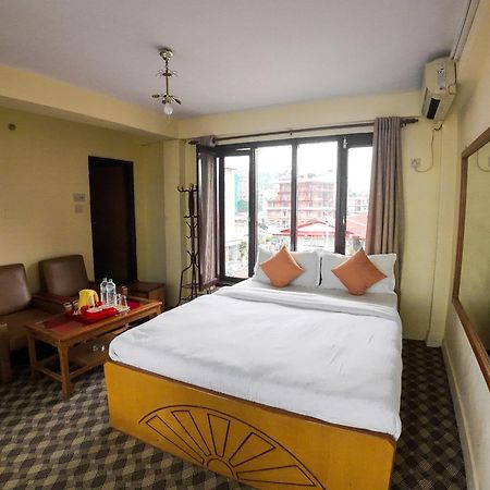 Hotel Travel Inn Pokhara Dış mekan fotoğraf